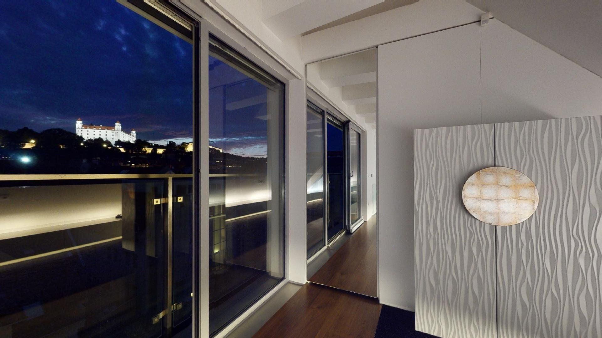 PREDANÉ - mezonetový byt 129,70 m2  s balkónom v historickom centre BA - STARÉ MESTO.