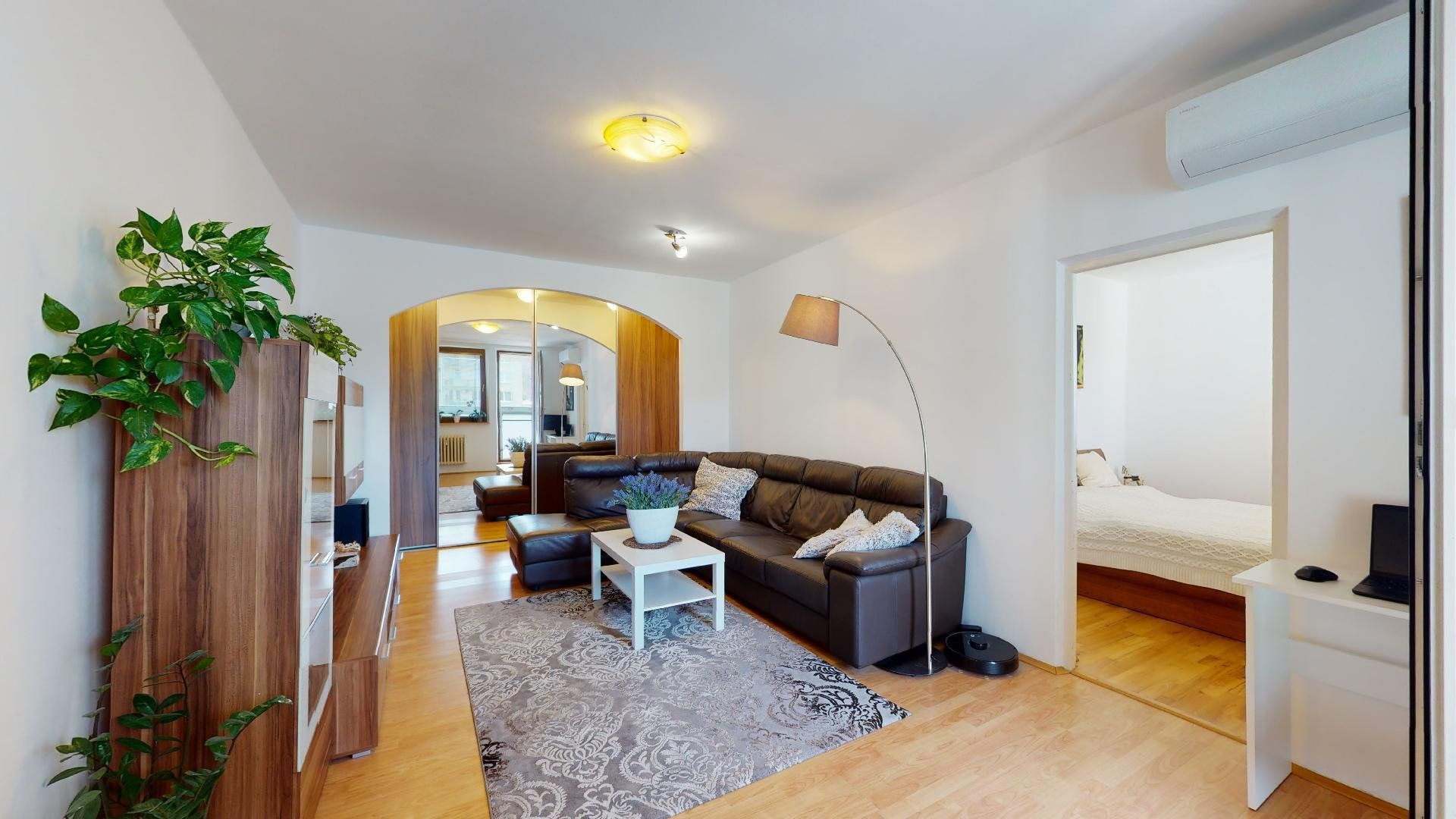 PREDANÉ -Slnečný 3 izbový byt s loggiou, pivnicou, parkingom - ul. PÚPAVOVÁ,  BA IV - KARLOVA VES