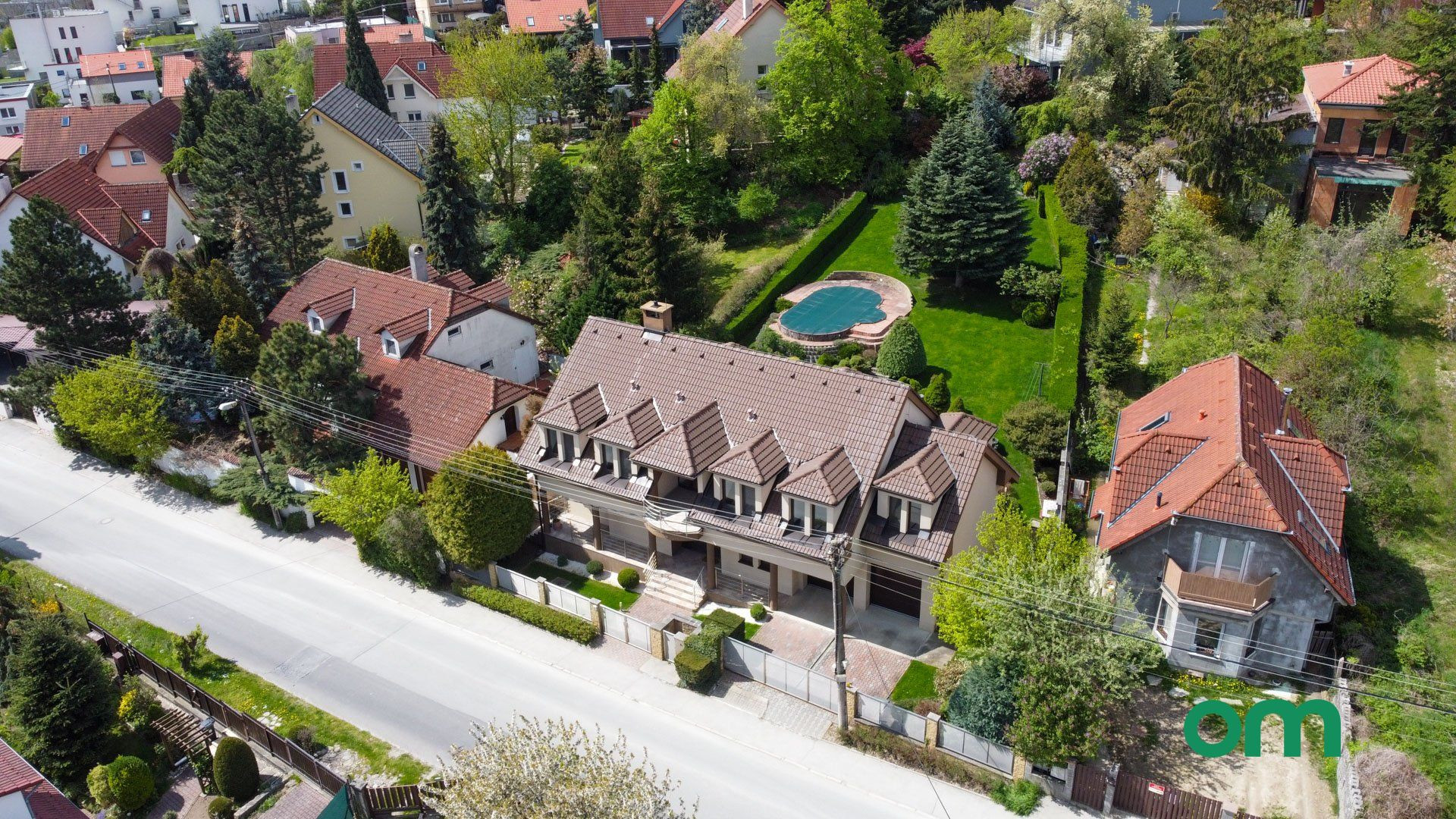 PREDANÉ-6 izb.rodinný dom,POZEMOK 1112 m2, v tesnej blízkosti lesa.