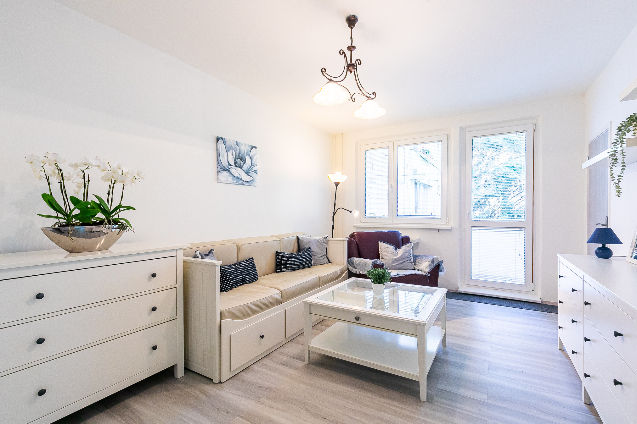 Zariadený, zrekonštruovaný 4 izb.byt 79 m2, balkón, pivnica.