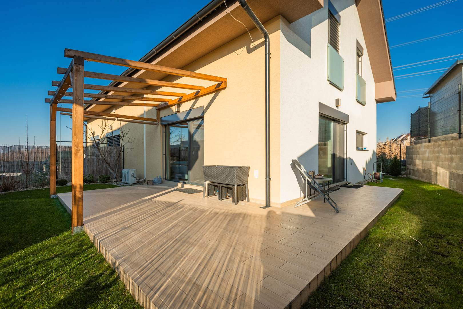 Na predaj priestranný 4-izbový dom v  Stupave