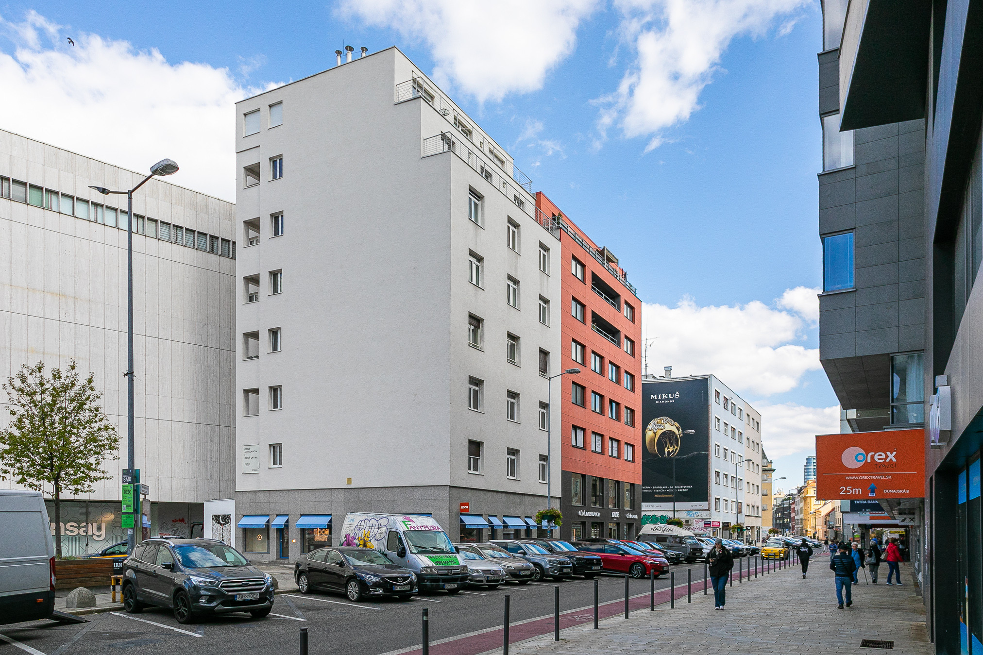 UL.DUNAJSKÁ-byt 48m2,kompl.zariadený,klimatizácia,vys.stropy.