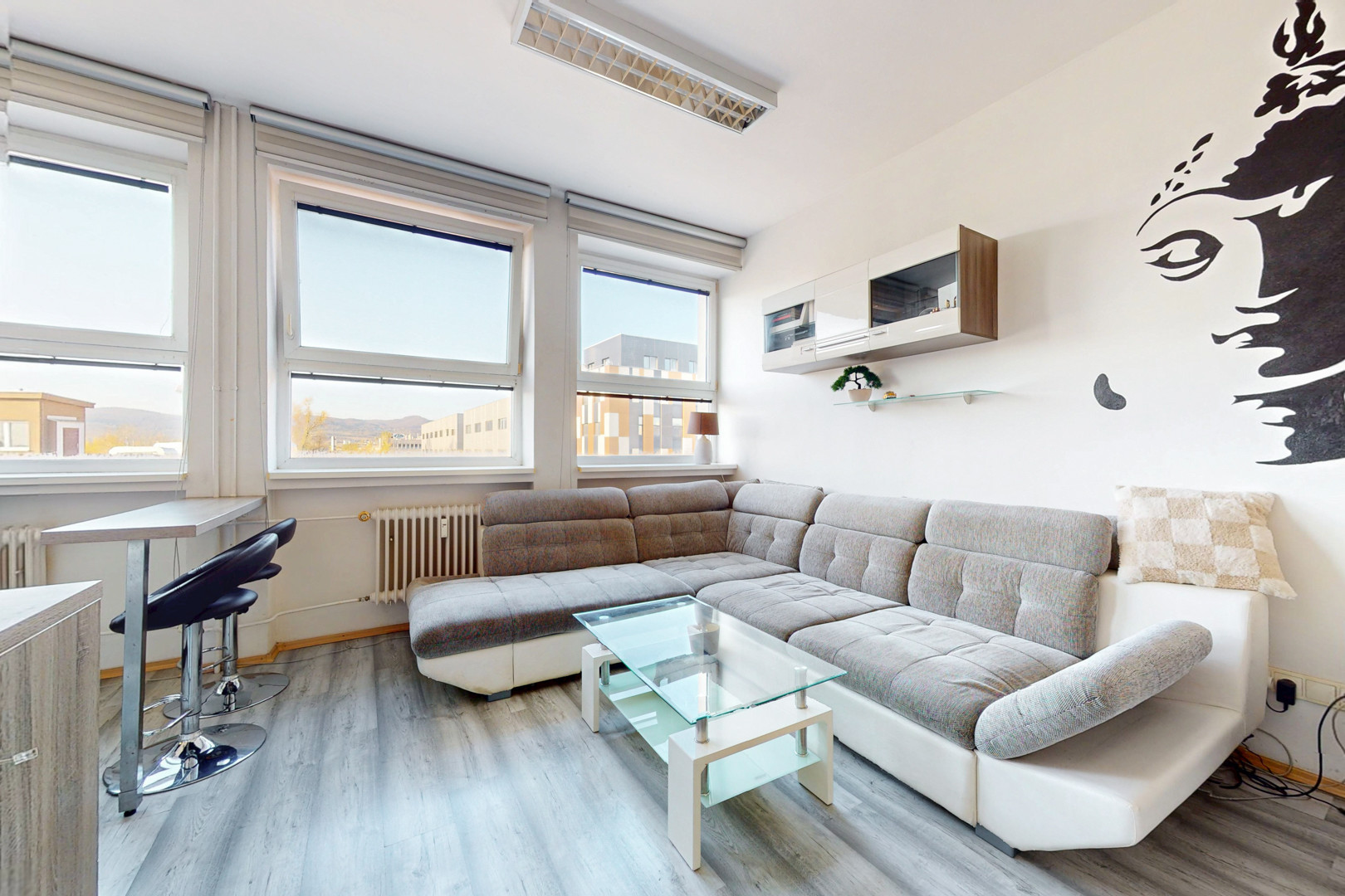 Predaj - moderne zariadená garzónka – Stará Vajnorská BA III